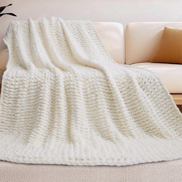 YJLMLY Chenille Chunky Knit Throw Blanket, Knit Blanket for Couch Bed Bedroom, Handmade Woven Cozy White Blanket, Soft Crochet Blankets, Birthday Gift for Women Mom Wife, 60"x 80"