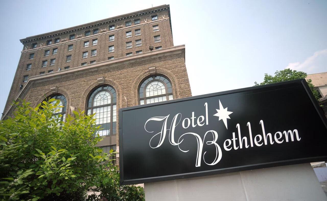 The Wedding Website of Hannah Petruzzi and Benjamin Isgur