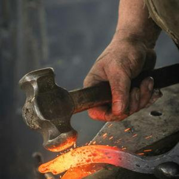 Honeymoon - Forge a knife with a blacksmith