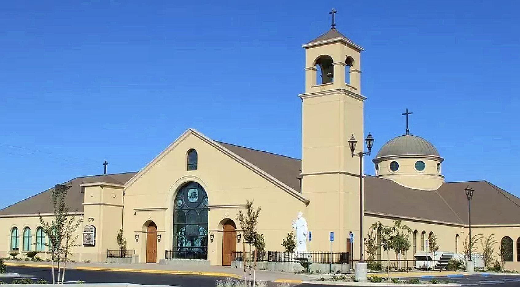 The Wedding Website of Melina Estrada and Rogelio Ramirez