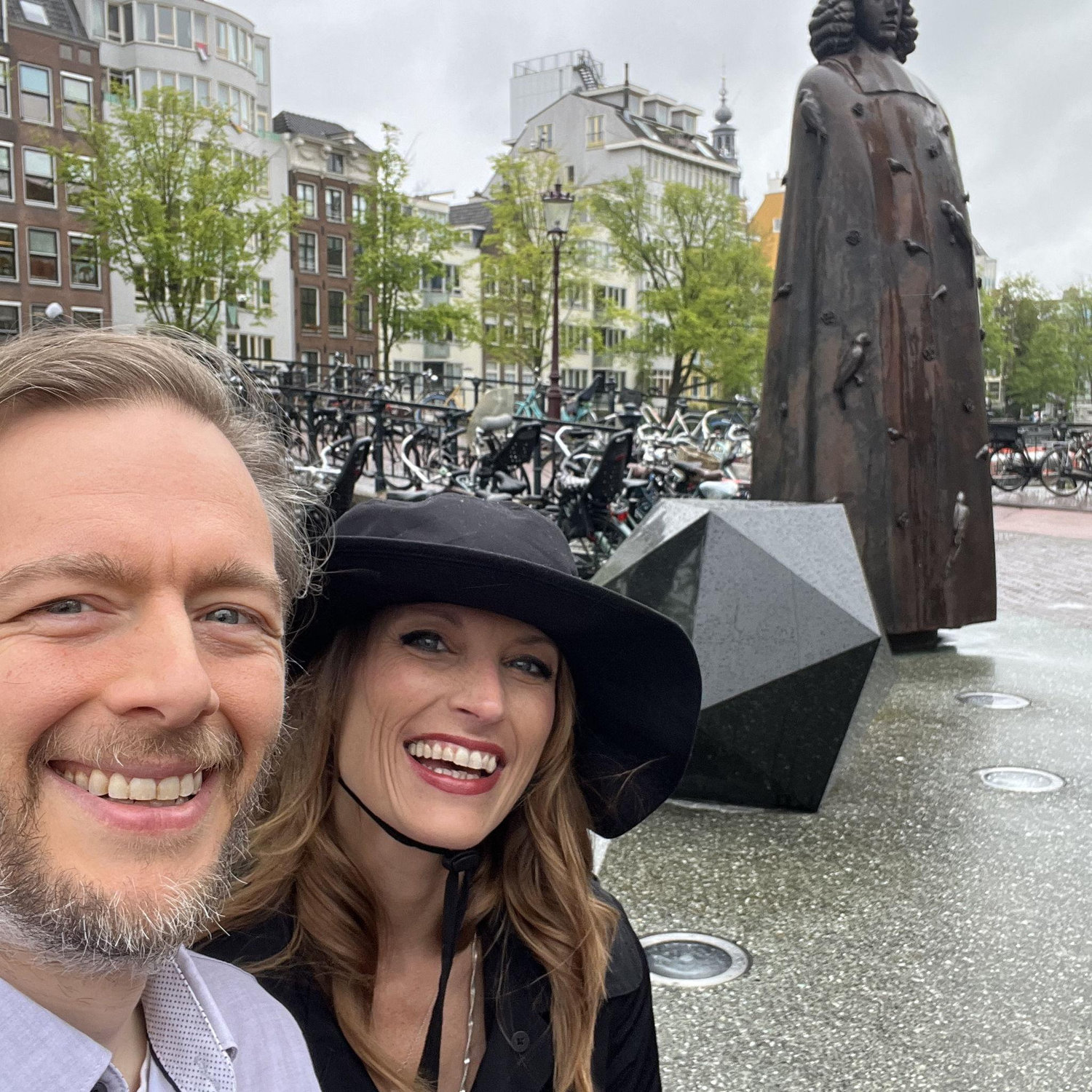 Posing with Spinoza