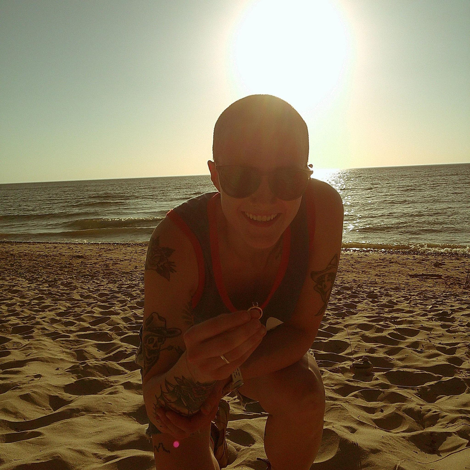 Maggi proposes on the beach