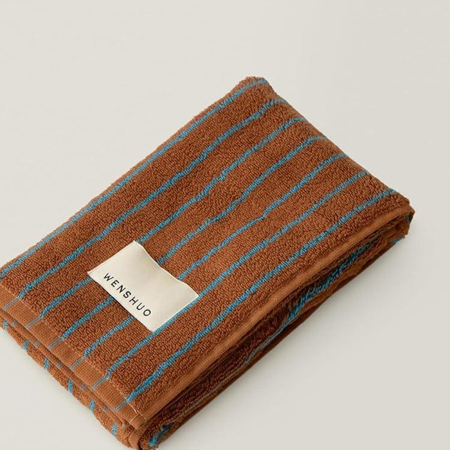 WENSHUO Fluffy Caramel-Striped Pure Cotton Hand Towel,100% Combed Cotton,Luxury Towel,Super Absorbent(Pack of 1) (29.53" L × 13.39" W)