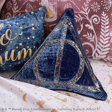 HARRY POTTER™ DEATHLY HALLOWS™ Pillow