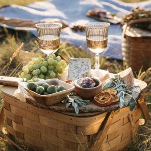 Honeymoon: Luxury Picnic