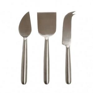 Matte Silver Wide Handle Cheese Set
