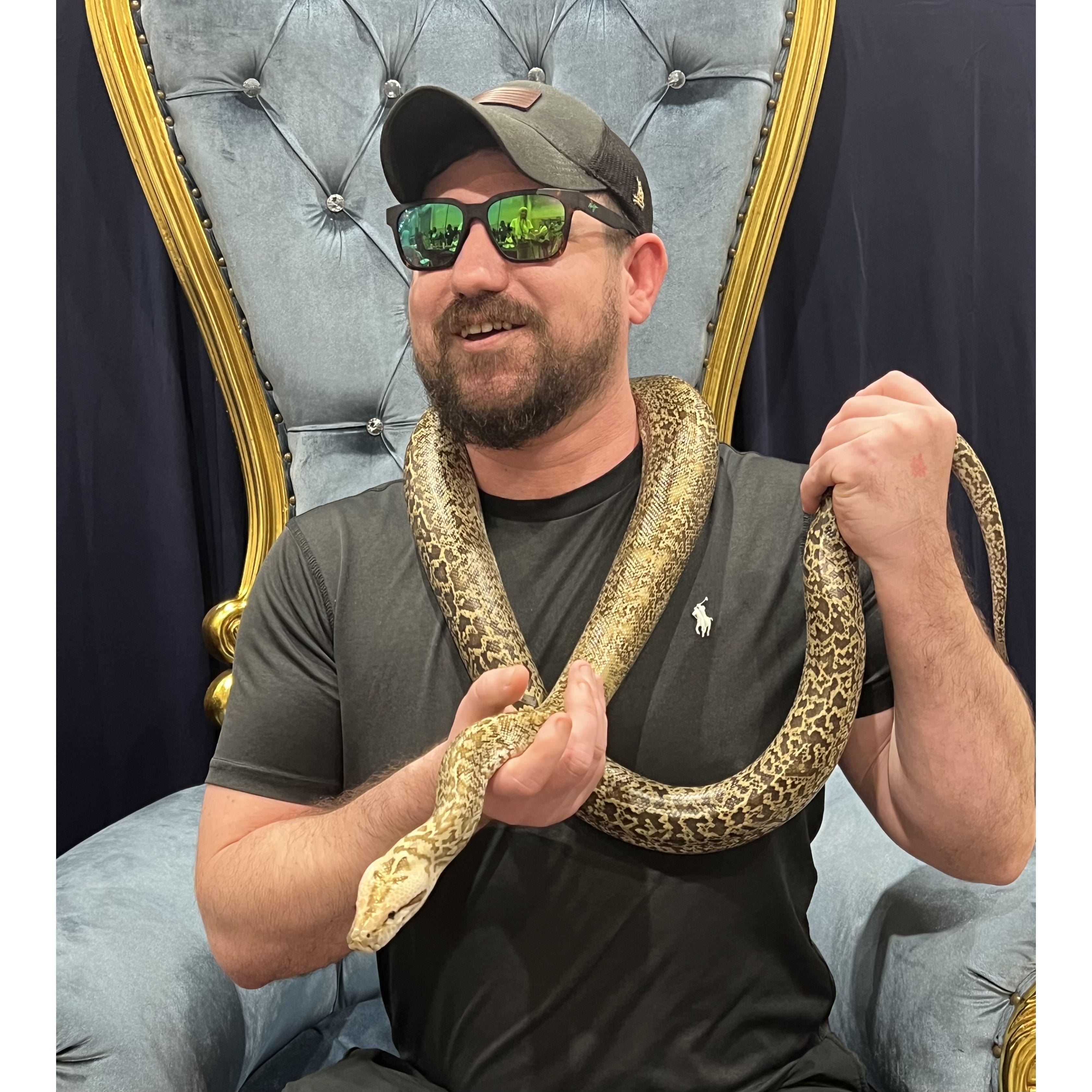 We love to explore Houston and have weekend dates trying new things.  Here is Alex at the Reptile Expo and NO we don't own a snake!