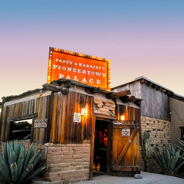 BBQ and Live Music at Pappy & Harriet’s