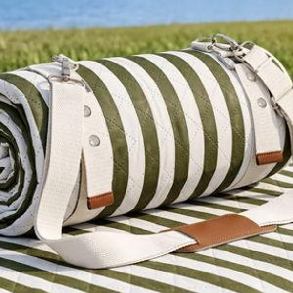 Waterproof Picnic Blanket, 79"x79" Extra Large Beach Mat for 6 to 8 Adults, Machine Washable Outdoor Blanket for Camping, Grass, Park, Camping, Concerts, MiddleGreen