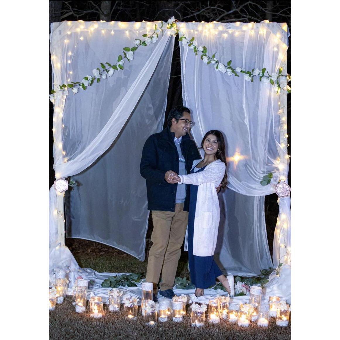 PRIMERA NOCHE COMPROMETIDOS Y CON MUCHO POR REALIZAR.
FIRST NIGHT AS FIANCES, AND SO MUCH TO LOOK FORWARD TO.