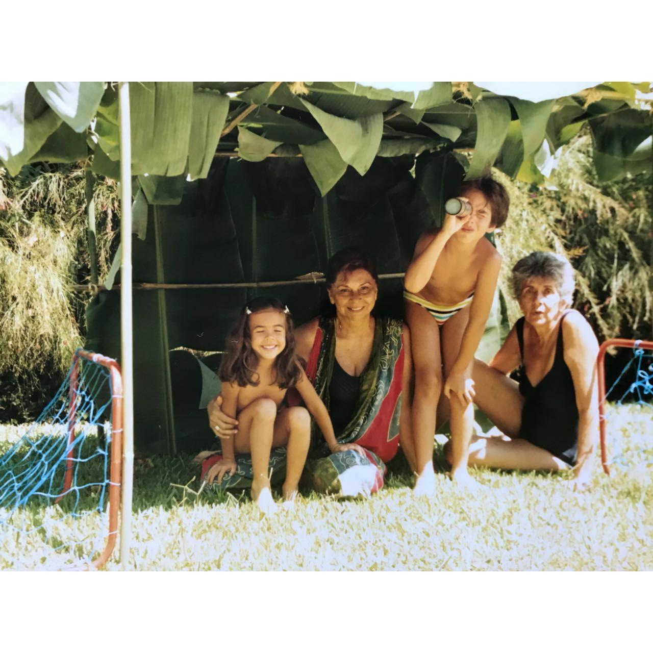 Little Bianca, my brother Victor & both my grandmothers - Delourdes & Mercedes - in Araras, Brazil! {date unknown}