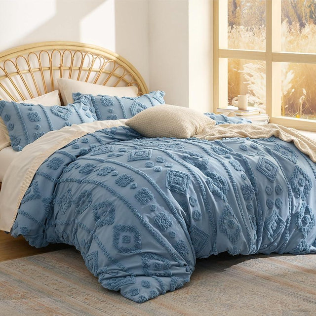 Bedsure Queen Size Comforter Set - Grayish Blue Tufted Boho Bed Set, Farmhouse Shabby Chic Embroidery Bedding for All Seasons, 3 Pieces, 1 Soft Jacquard Queen Comforter and 2 Pillow Shams