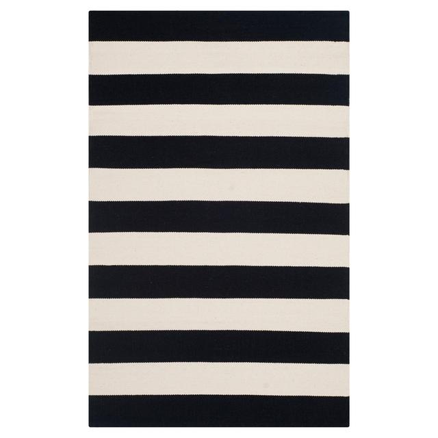 2'6"x4' Mati Flatweave Accent Rug Black/Ivory - Safavieh