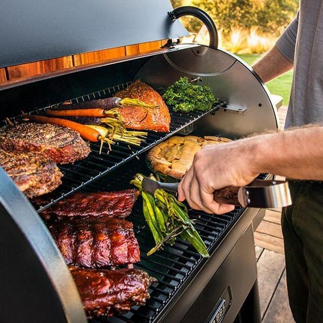 Traeger Ironwood 650 Pellet Grill