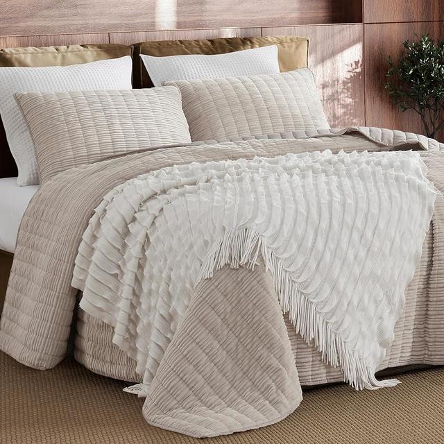 SHALALA Corduroy Quilt King Size 3 Pieces Bedding Set,Striped Bed Cover Cozy Bedspread Coverlet with 2 Matching Pillow Shams,Soft Lightweight Quilt Set for All Season(Beige, King)