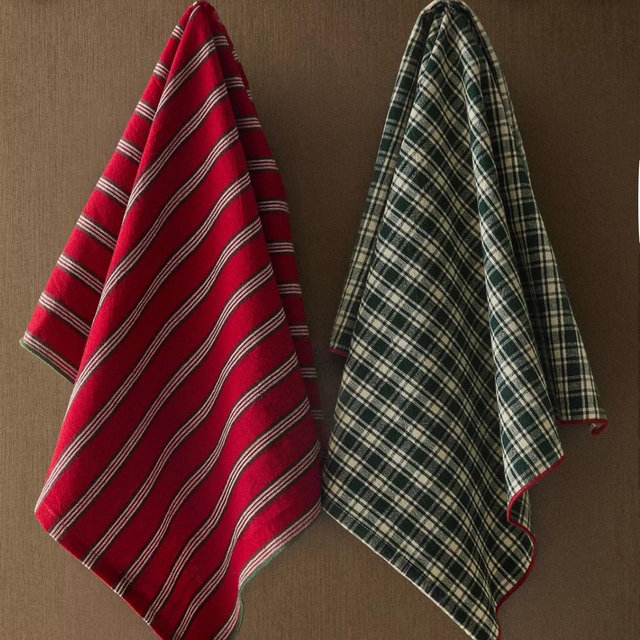 SET OF DYED COTTON CHRISTMAS KITCHEN TOWELS (SET OF 2)
