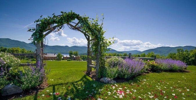 The Wedding Website of Betsy Areizaga and Jasper Noer
