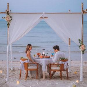 Romantic Dinner at the Beach