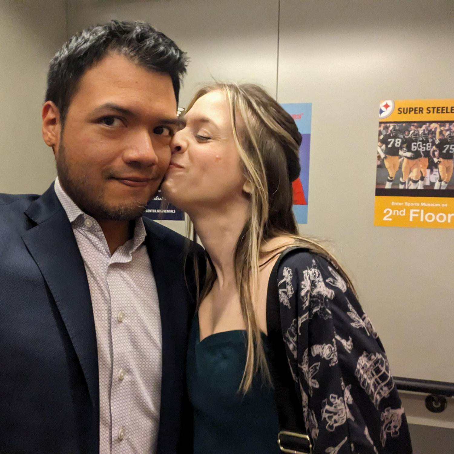 <3