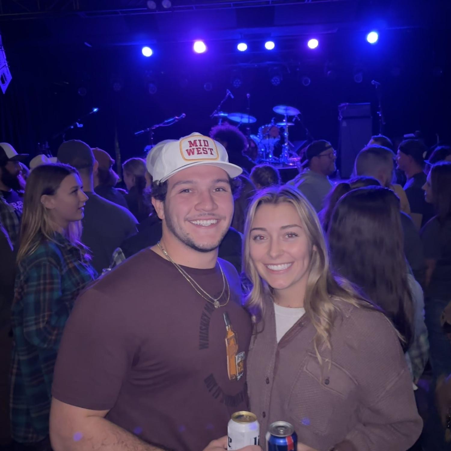 Red clay strays concert