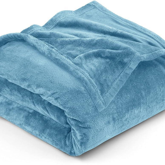 Utopia Bedding Fleece Blanket King Size Washed Blue 300GSM Luxury Fuzzy Soft Anti-Static Microfiber Bed Blanket (90x102 Inches)