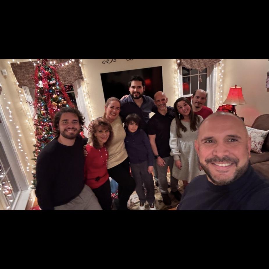 Christmas with both families! 
¡Navidad con ambas familias!