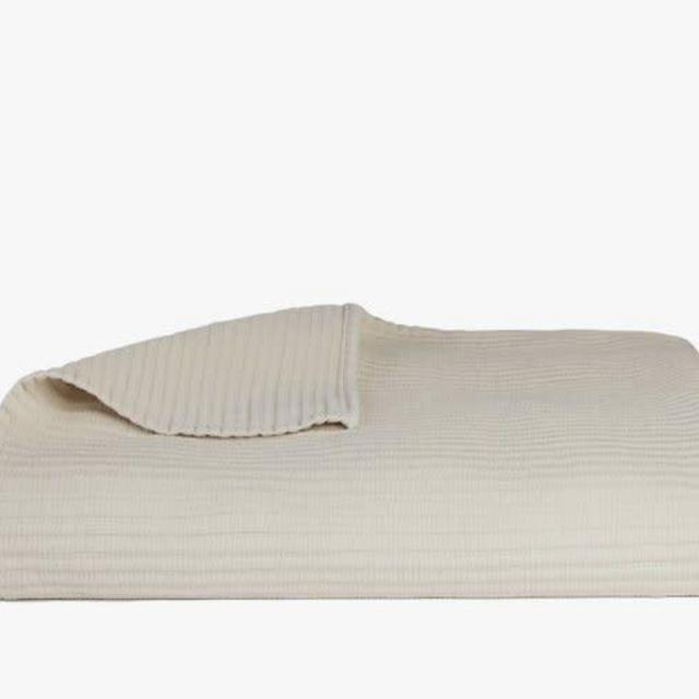 Matelasse Coverlet: King/Cal King / Dune