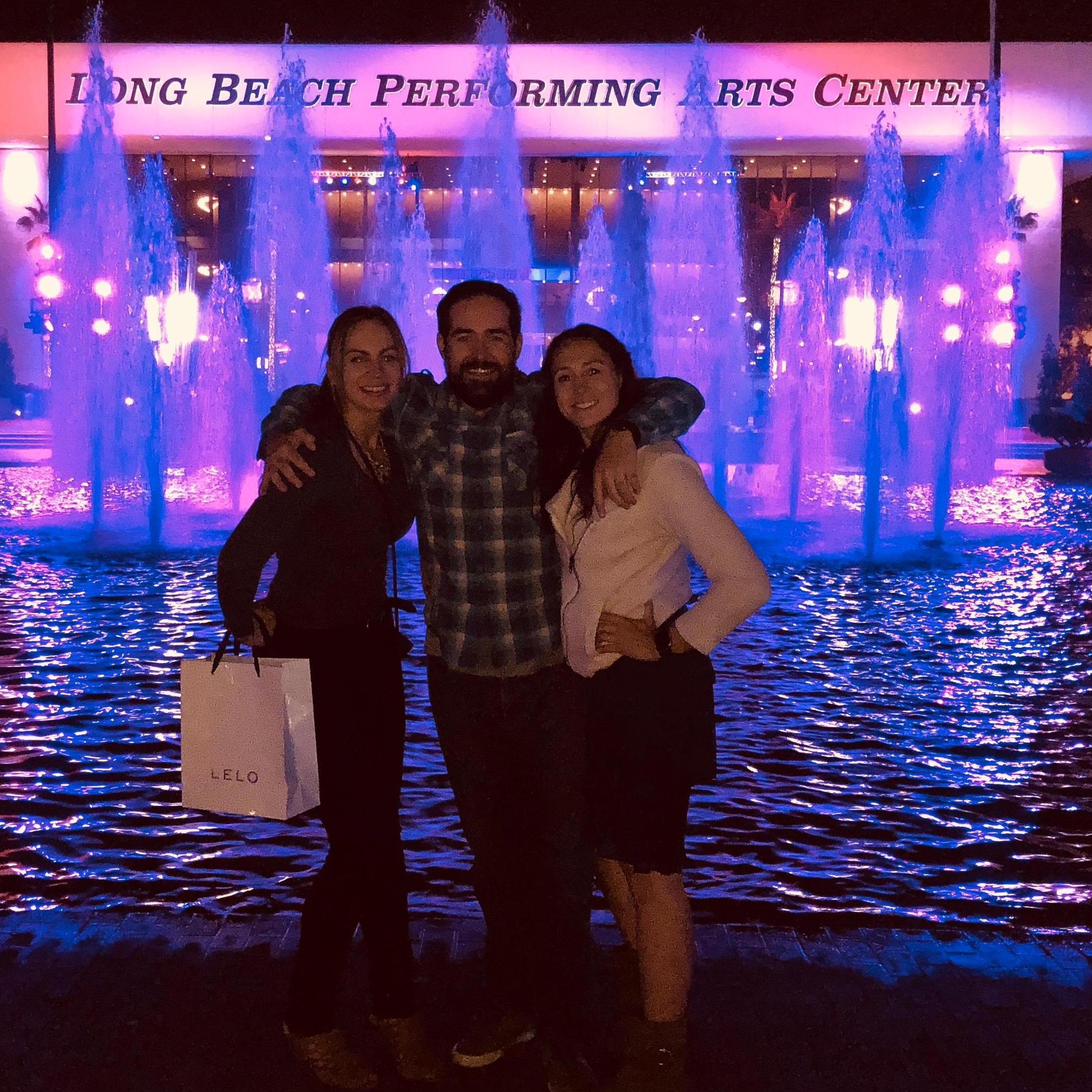 What a fun night going to a concert for Veterans day! Let me introduce the lovely Nicole! November 2017
