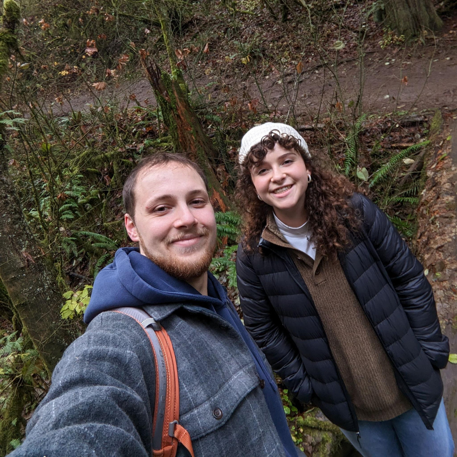 11/2024: After a few years of seeing each other once or twice, Addie moved back to PDX, Peter decided to shoot his shot, and they were perfect for each other! On this hike they made it official.