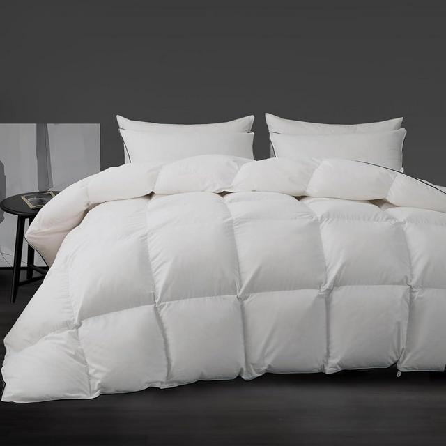 HYVIF Luxury White Goose Down Comforter - Down and Feather Fiber Core for All Seasons - Duvet Insert Queen Hotel Collection - Soft and Medium Warmth Down Comforter,Queen (90 X 90”)