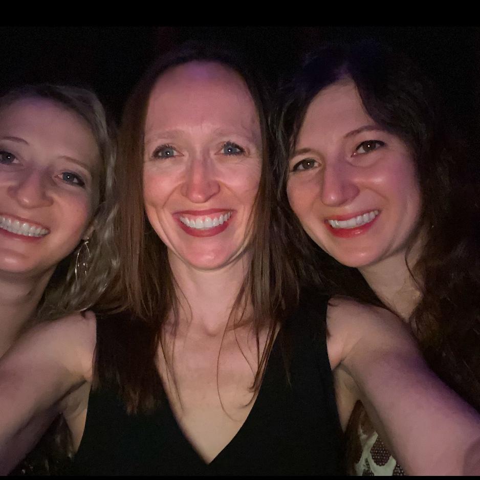 Ashley, friend Tracy, sister Heather in Las Vegas