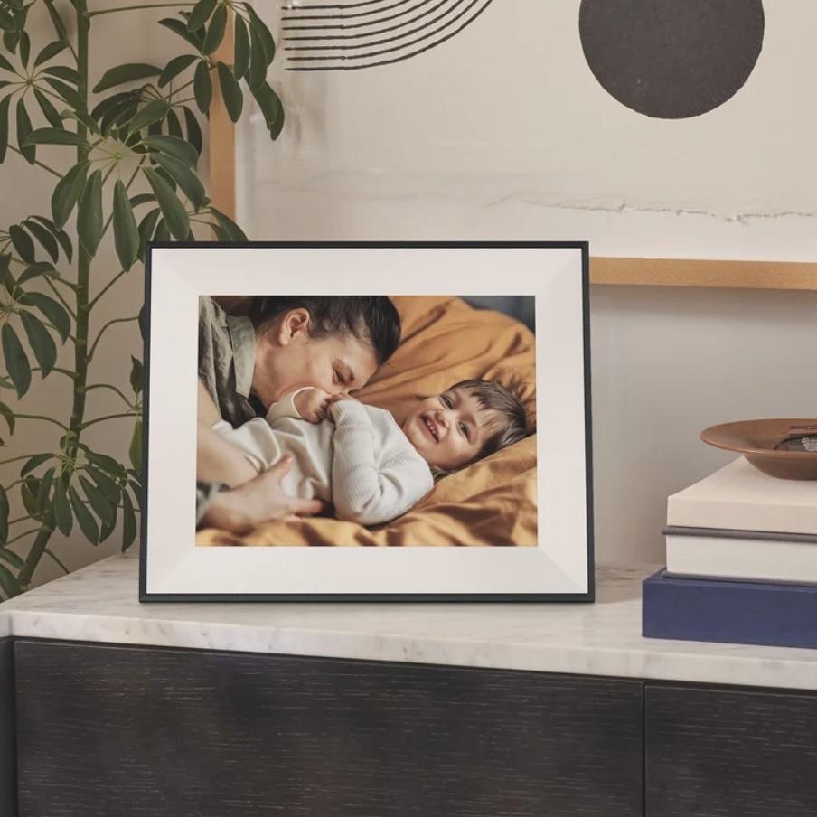 Aspen Aura HD Digital Picture Frame