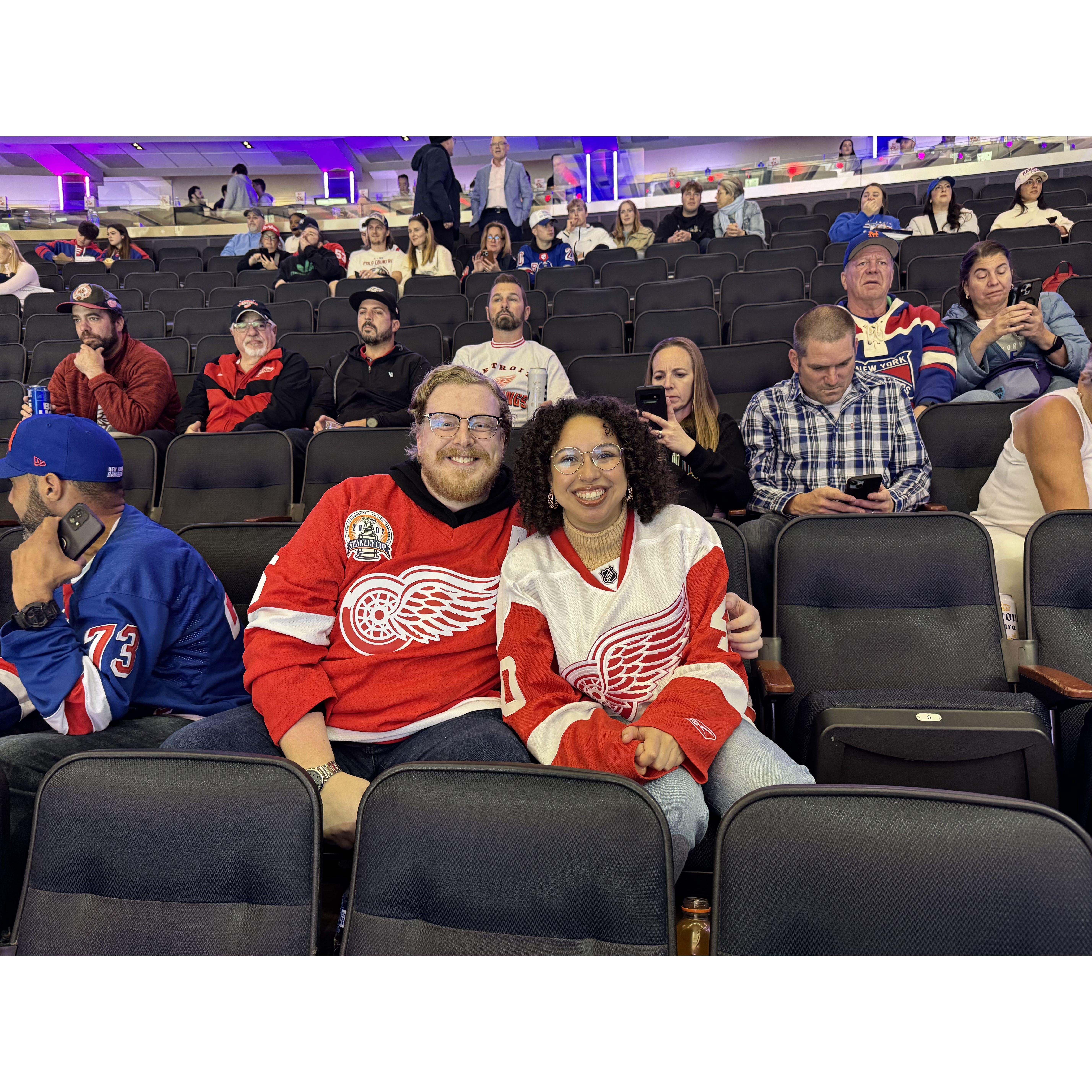 October 2024: Celebrating Matt's birthday with his favorite hockey team, the Detroit Red Wings | Celebrando el cumpleaños de Matt con su equipo favorite de hockey, los Red Wings de Detroit