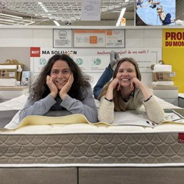 Buy our bed / Achetez notre lit