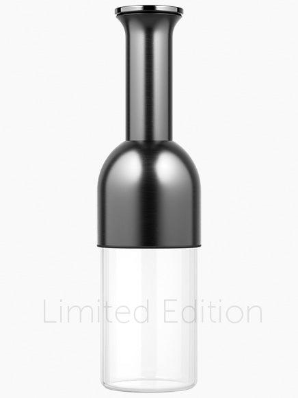 eto wine decanter in Graphite steel: satin finish