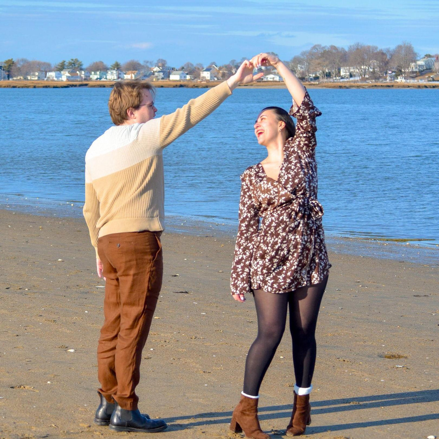 Thank you to Dee for these wonderful engagement photos! Go check out more of her work at @betweenthemomentsphotography on socials or https://betweenthemomentsphotography.pixieset.com