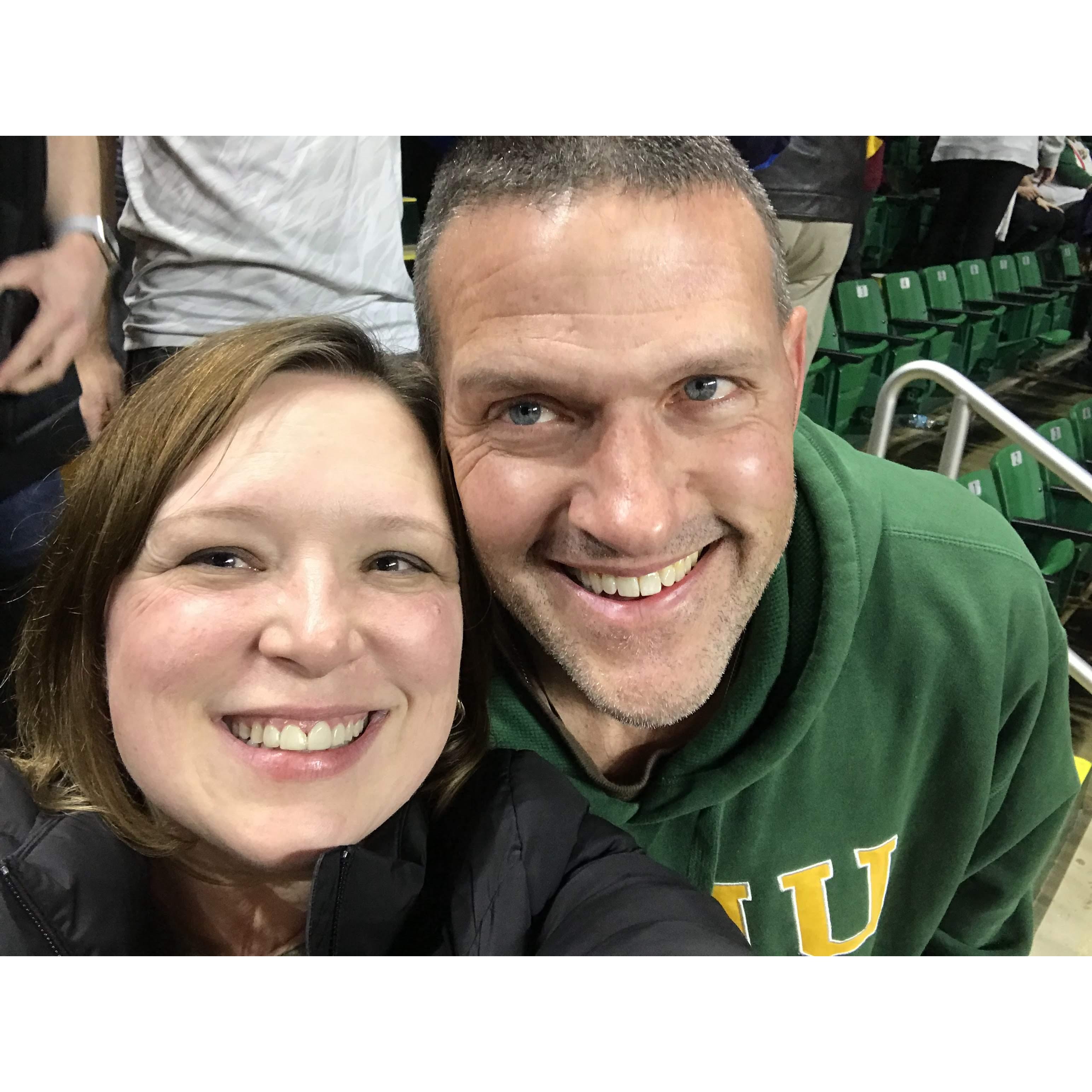 GMU Basketball game with two alumni patriots!