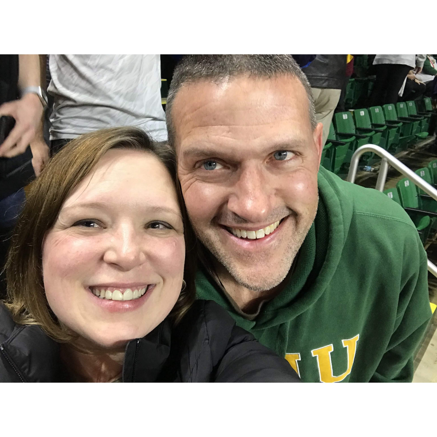 GMU Basketball game with two alumni patriots!