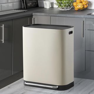 Beni Double Bucket Step Trash Can, 16-Gallon