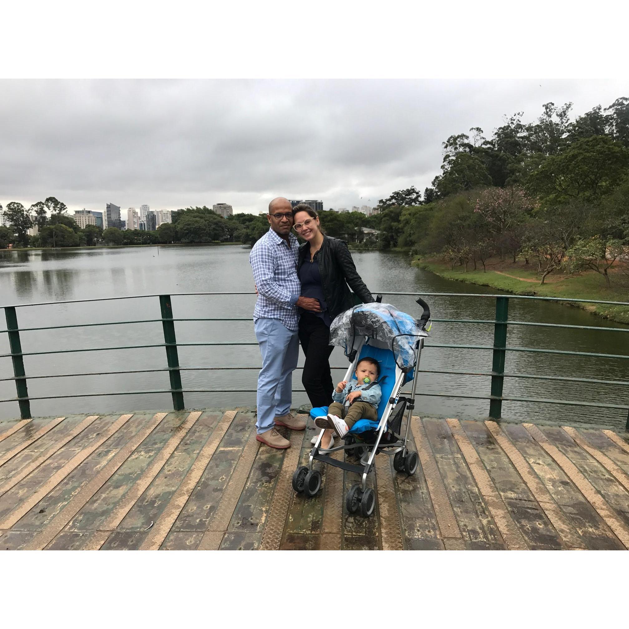 Little Jorge's first time in Sao Paulo, Brazil.
Primeira vez do Jorginho em Sao Paulo, Brazil.