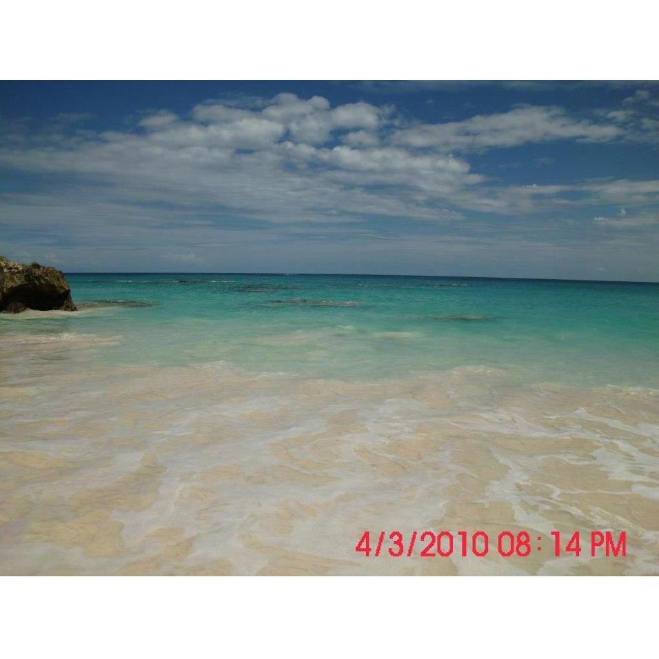 Horseshoe Bay Beach in Bermuda