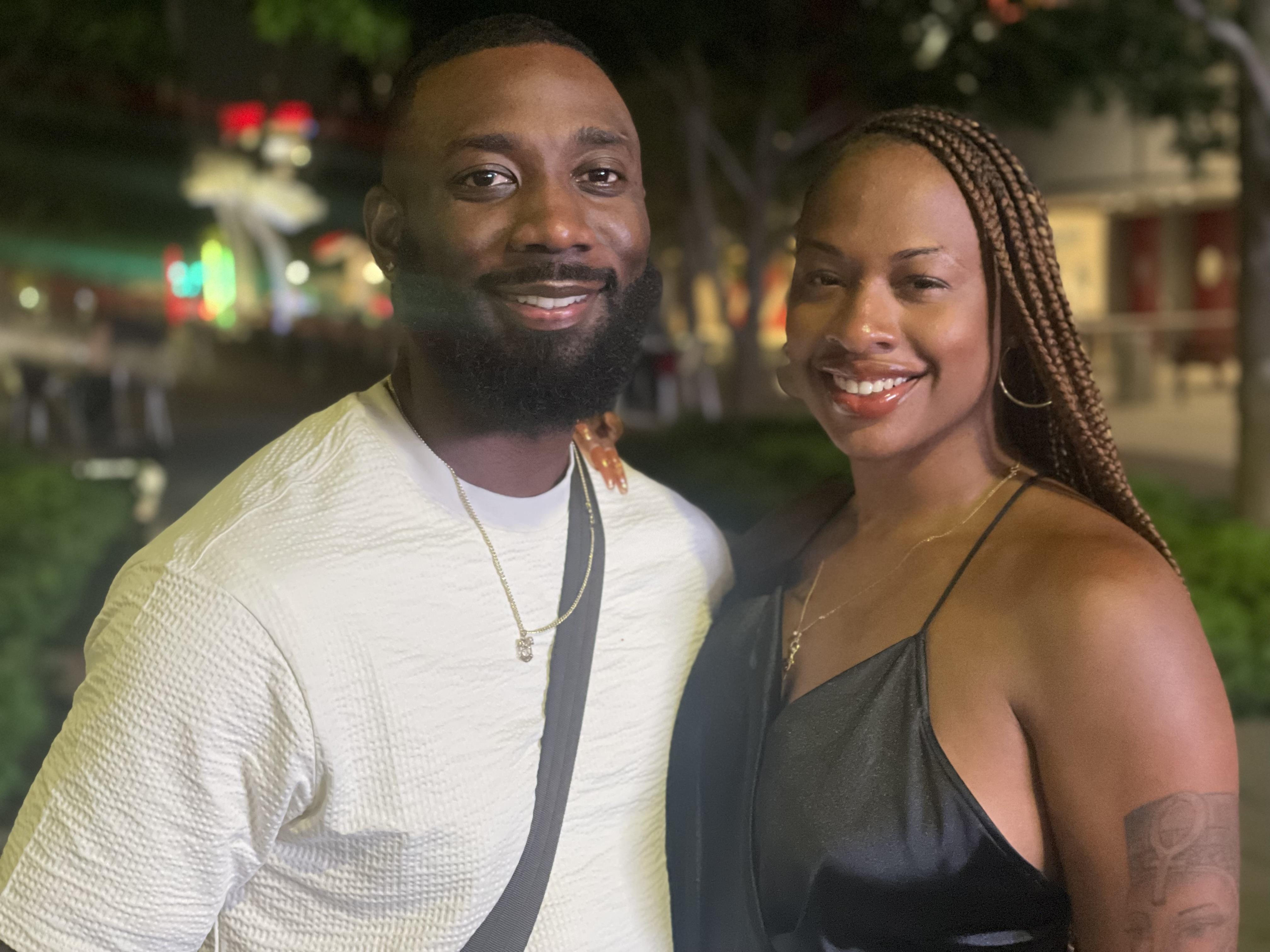 The Wedding Website of Veronica Cheeseboro and Reginal Tart