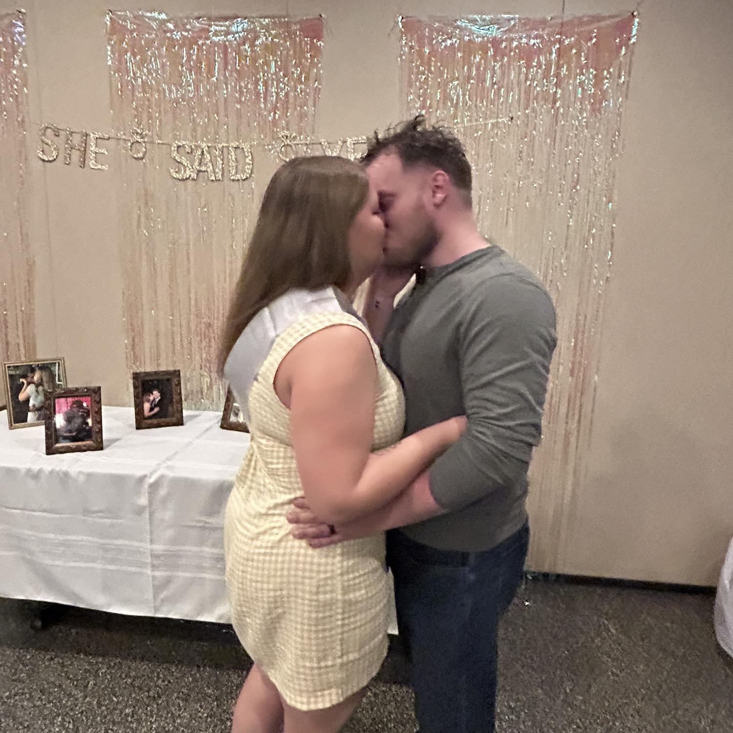 Surprise engagement party❤️