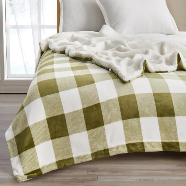 Plush Throw Blanket with Faux Shearling Reverse - Great Bay Home