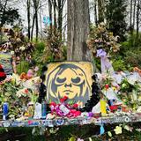 Kurt Cobain Memorial Bench