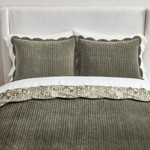 King Velvet Scalloped Edge Reversible Quilt