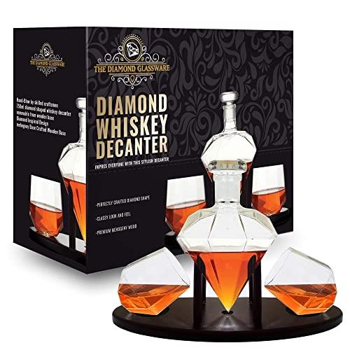 Whiskey Decanter Diamond shaped With 2 Diamond Glasses & Mahogany Wooden Holder – Elegant Handcrafted Crafted Glass Decanter For Liquor, Scotch, Rum, Bourbon, Vodka, Tequila – Great Gift Idea – 750ml