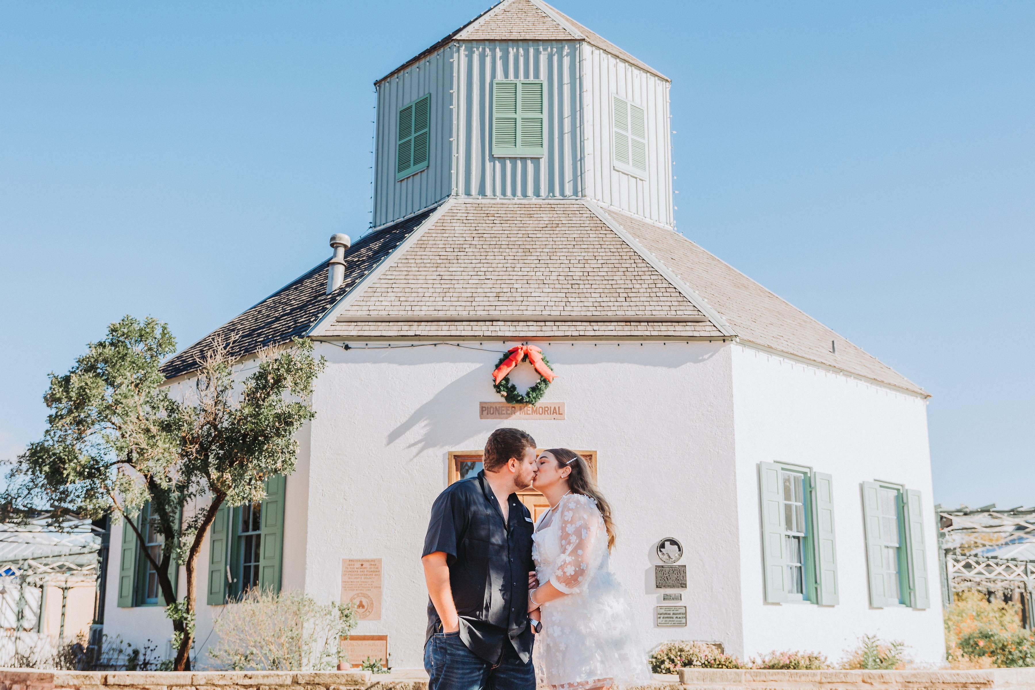 The Wedding Website of Amanda Ashby and Justin Tucker