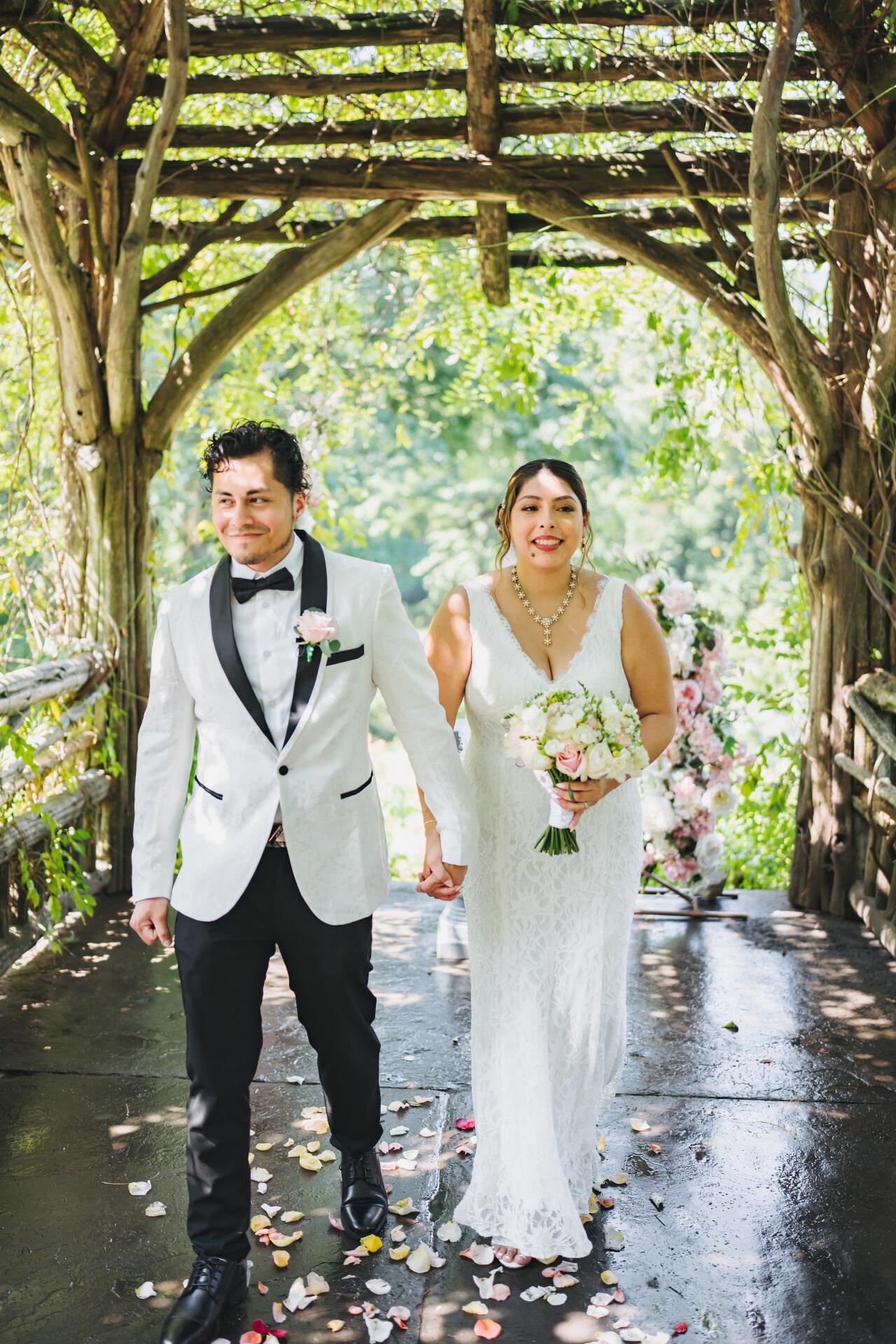 The Wedding Website of Cynthia Ortigoza and Irving Pareja