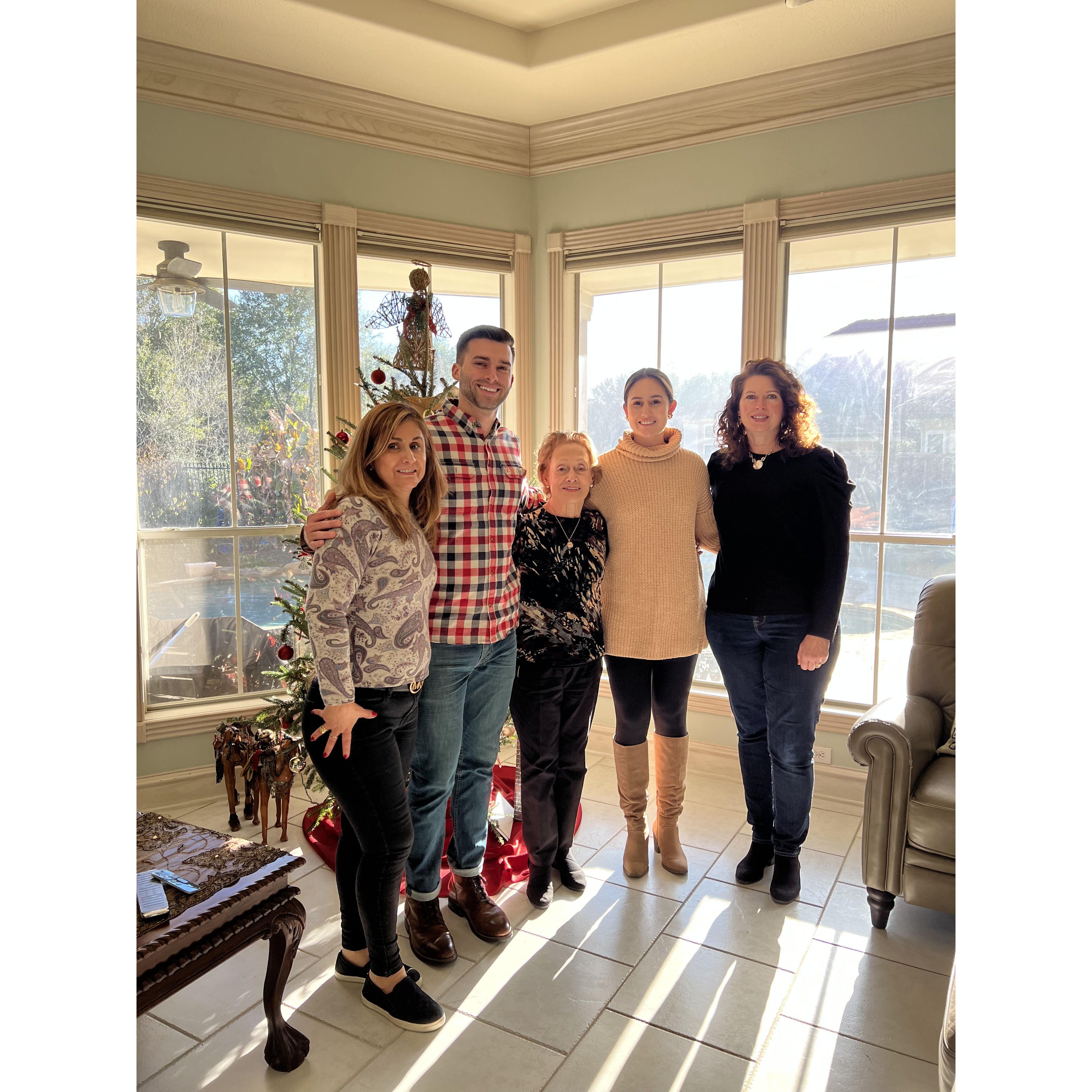 Christmas visitors in Houston December 2022